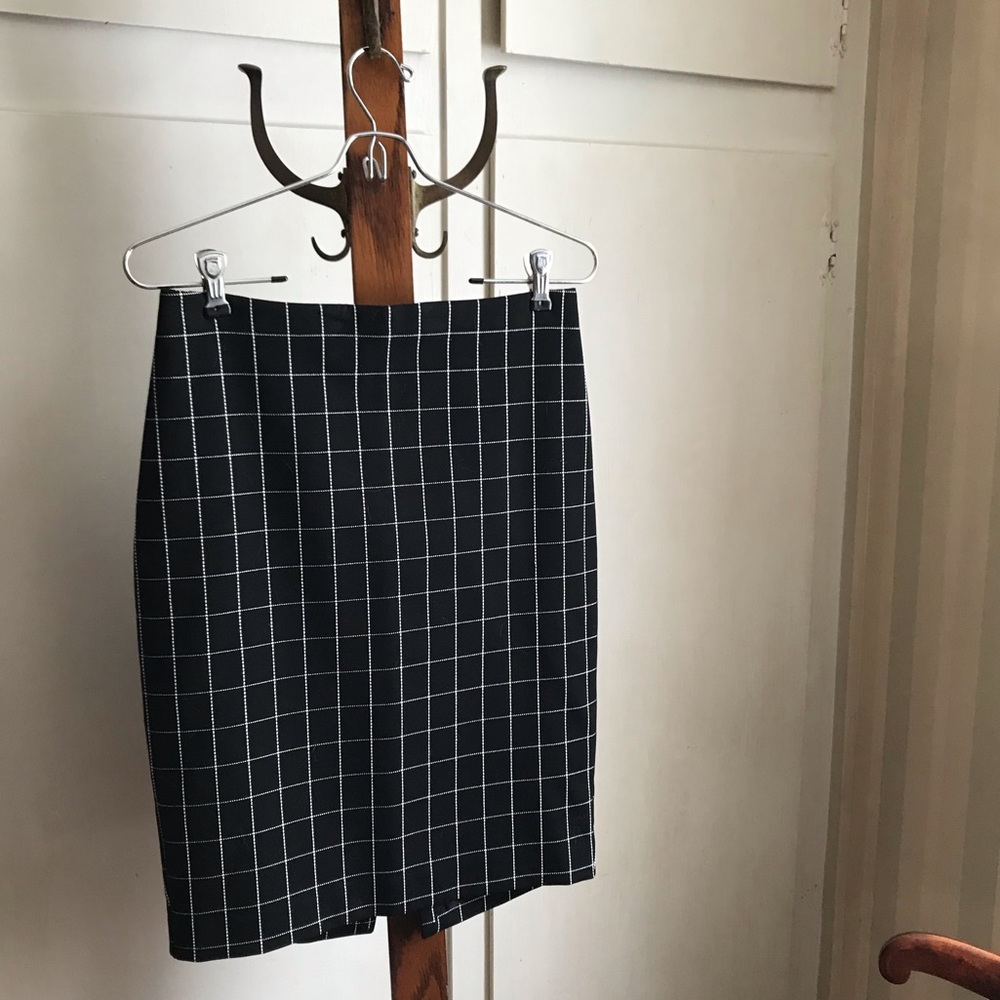 Express Size 4 Black & White Pencil Skirt